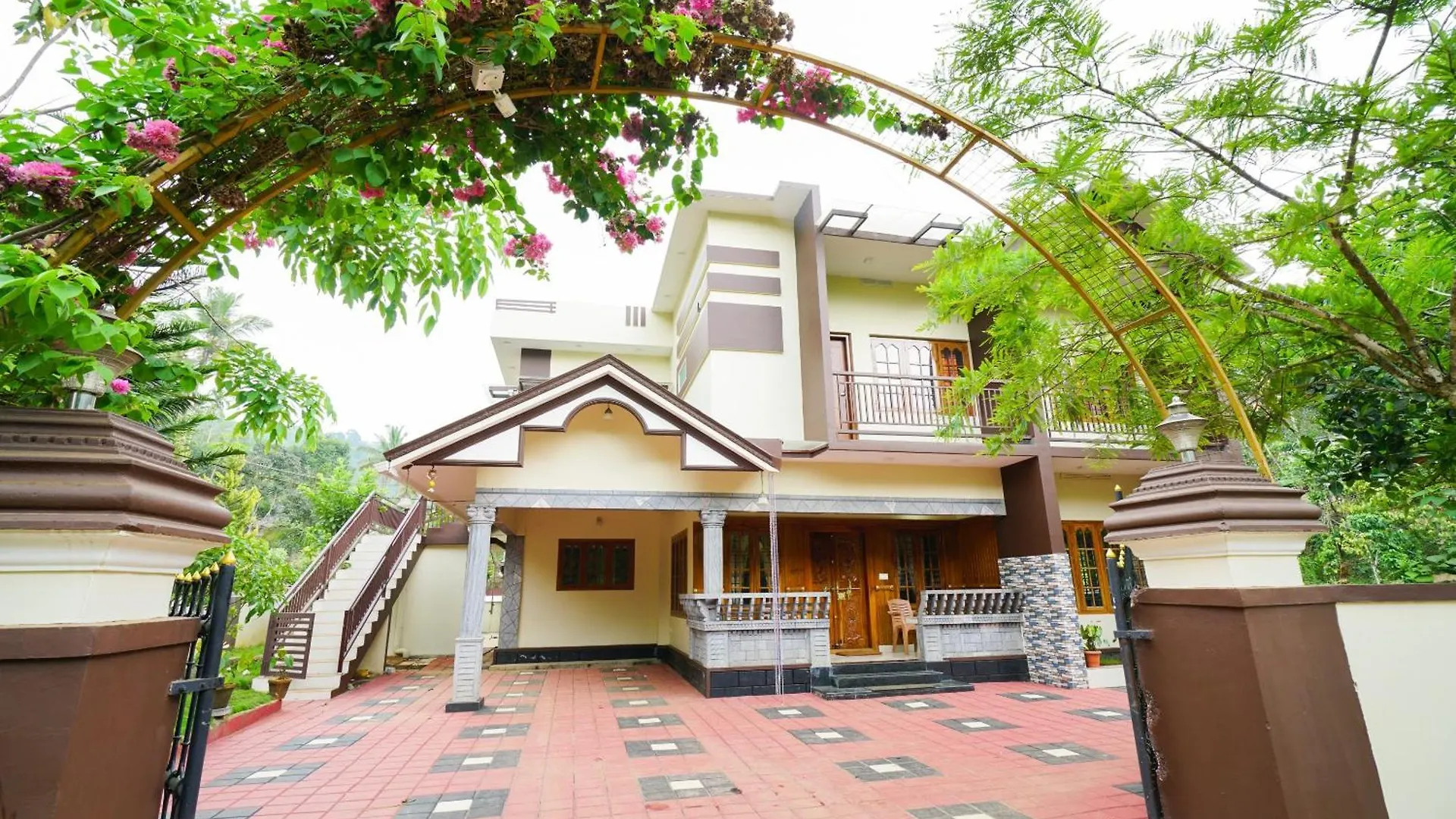 Hotel O Eden Residency Munnar